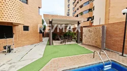 En Exclusiva Venta De Amplio Apartamento En Res. Ineska - Mañongo!!