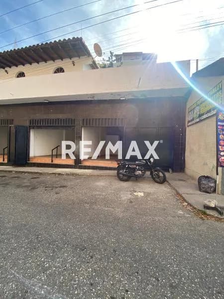 SE VENDE! LOCAL COMERCIAL AMPLIO EN CABUDARE CENTRO EDIF. DON FRANCO