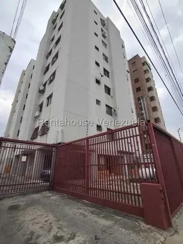 % Rafael Gamarra Ofrece En Alquiler Bello Apartamento Comodo, En Optimas Condiciones, Con Todos Los Servicios Basicos, En Centro-oeste De Barquisimeto, 2f19407.