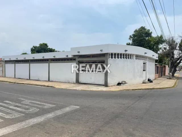 CASA EN VENTA EN URBANIZACIÓN SAN JACINTO ZONA NORTE EN MARACAIBO