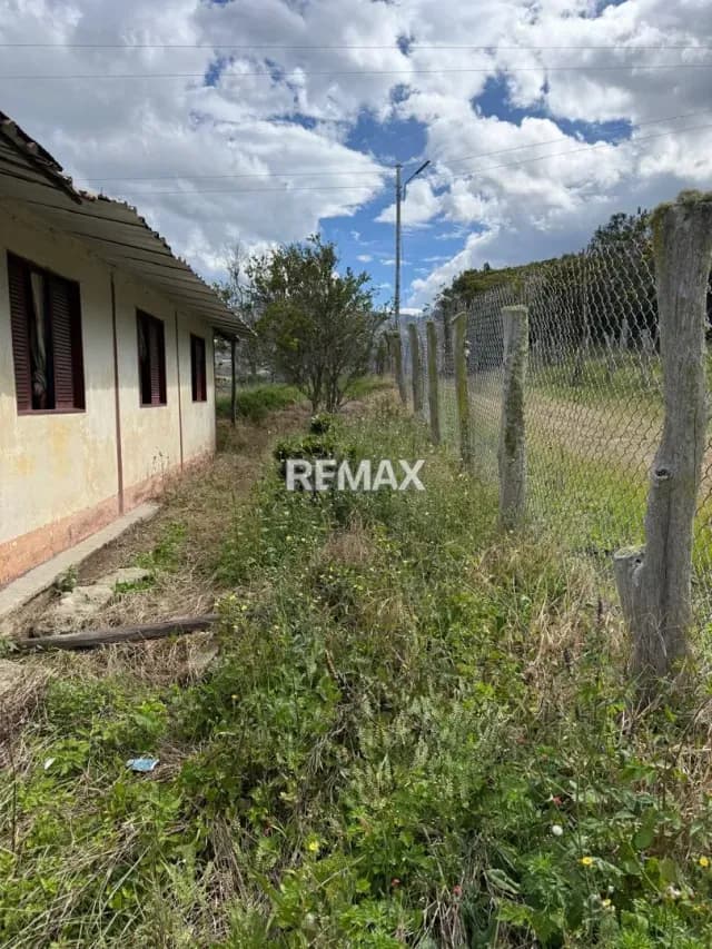 VENTA DE CASA RURAL EN EL VOLADOR VIA LOBATERA