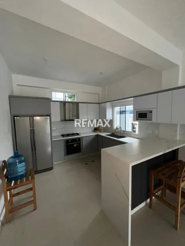 SE VENDE CASA A ESTRENAR EN TRIGAL NORT DE ESQUINA