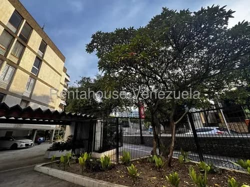 Apartamento En Venta En Las Mercedes 141m2 Para Remodelar A Tu Gusto Mls #26-20196 (mr)