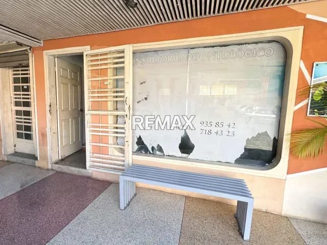 Locales Comerciales N° 15-16 en Venta Centro Comercial Plaza la Cruz-Cabudare