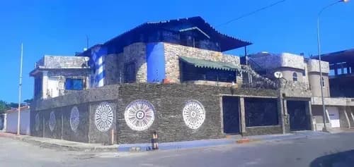 Casa En Venta En Cumboto Puerto Cabello Mm Carabobo Terreza Y Piscina Y Muy Cerca Del Mar