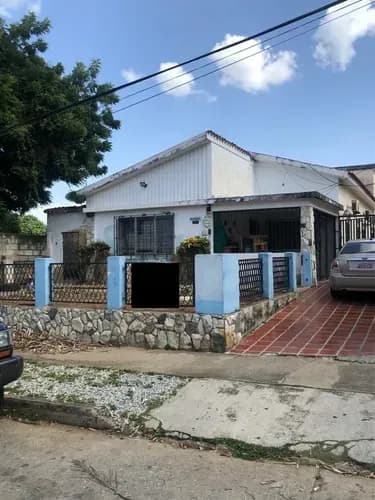 Eglée Suárez Vende Casa En Urb. Los Colorados. Plc-888.