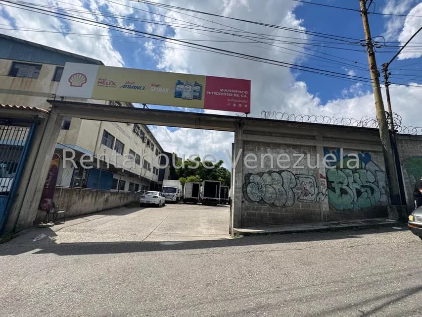Terreno (Comercial) en Venta en La Macarena Norte, Miranda