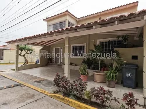Roselys Ortiz Mls #26-18066 Hermosa Y Moderna Casa Duplex Con Ubicación Exclusiva En Uno De Los Mejores Conjuntos Residenciales De Cabudare A Tan Solo 5 Minutos De Barquisimeto.