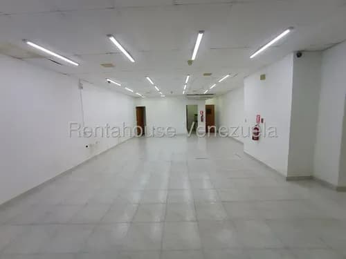 Raíza Suárez Alquila 2 6 1 0 6 2 8 Amplio Y Cómodo Local Comercial De 60,51 Mts2, 2 Baños, Depósito, Piso De Cerámica, Ubicado En Almarriera Cabudare