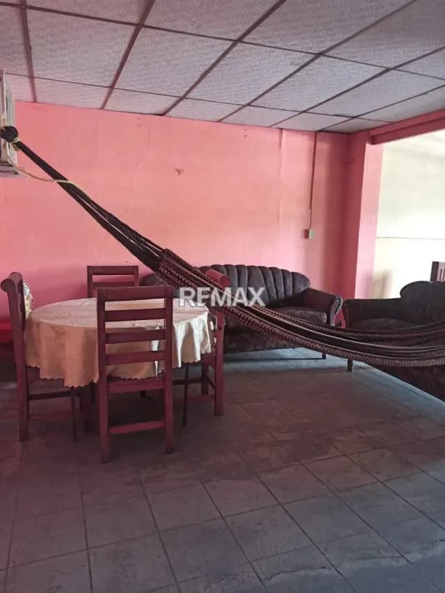 Casa para uso comercial con excelente ubicacion de alto trafico