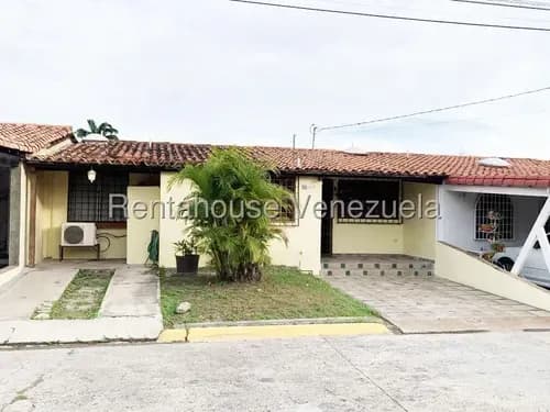 // Maria Elena Oropeza // Alquila Amoblada Equipada Casa 188 M2 En El Este / Amplio Patio / Prestigiosa Urbanización / Estricta Servicio De Vigilancia 24/7 / En Parroquia Santa Rosa, Lara