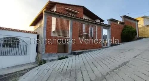 Casa En Venta Con Bellos Paisajes Agua De Manantial Altos Mirandinos Hacienda Santa Isabel Club De Campo Fc 26-19487