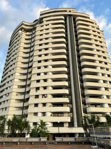 Apartamento En El Bosque, Res. Terrazas Del Paraíso . Valencia Edo. Carabobo. India-2138