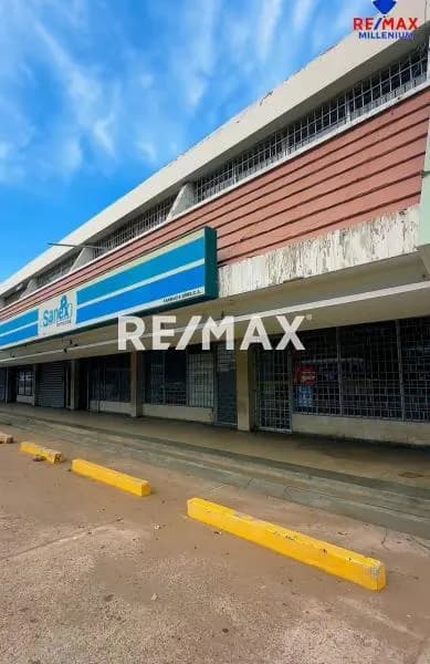 Local en venta planta baja Centro comercial Los Jardines Av Guajira