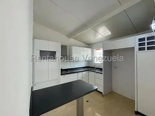 Se Vende Impecable Casa Urb El Bosque Cagua 26-18323 Avel