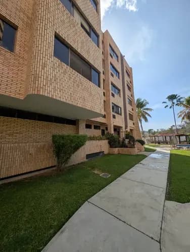 Angelica Acosta Vende Penthouse Para Acondicionar A Tu Gusto En Residencias La Cima Valles De Camoruco Valencia