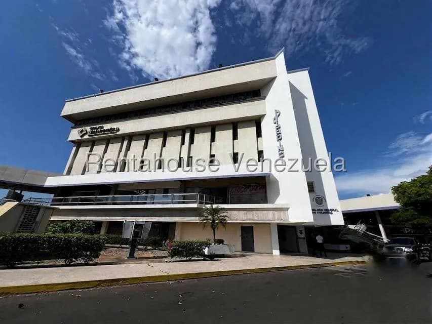 Comercial (Local Comercial) en Venta en Avenida Delicias Norte, Zulia