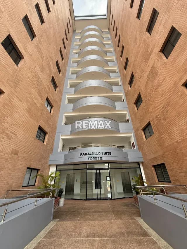 APARTAMENTO EN ALQUILER PARAMILLO SUITE,