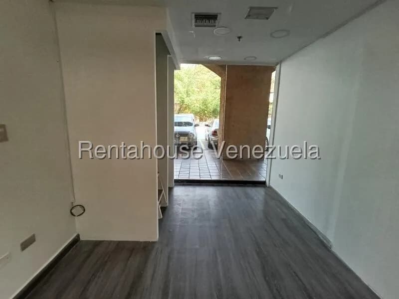 Comercial (Local Comercial) en Alquiler en Prados del Este, Distrito Metropolitano