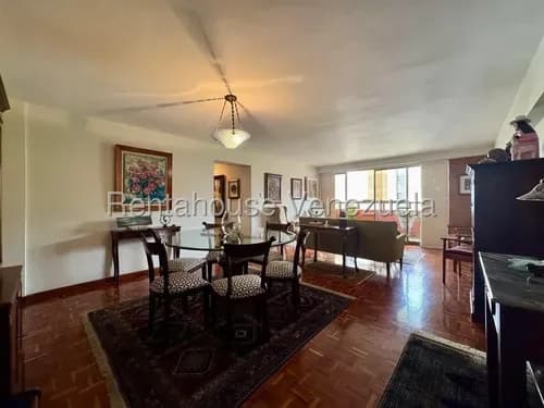 Apartamento En Los Samanes Se Encuentra En Una Exclusiva Calle Cerrada Con Máxima Seguridad, Destacando Por Su Amplitud Y Frescura Gracias A Un Diseño De Ventilación Inteligente