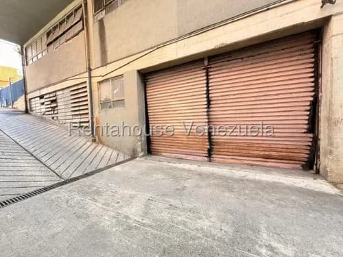 Amplio Local En Alquiler Guaicay 26-19802 Ab