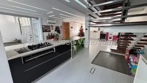 Marydoll Mogollón Vende Espectacular Casa Conectada A Planta Eléctrica, En Avenida Intercomunal Cabudare-lara-*