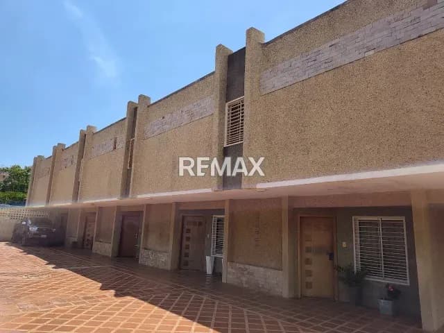 VENDO CASA URB. CANTA CLARA (CANTASUR) ZONA NORTE
