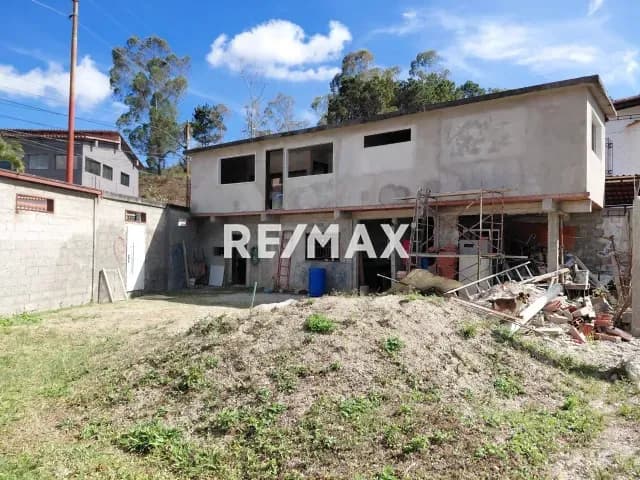 TERRENO EN VENTA URB. ROSALEDA SUR