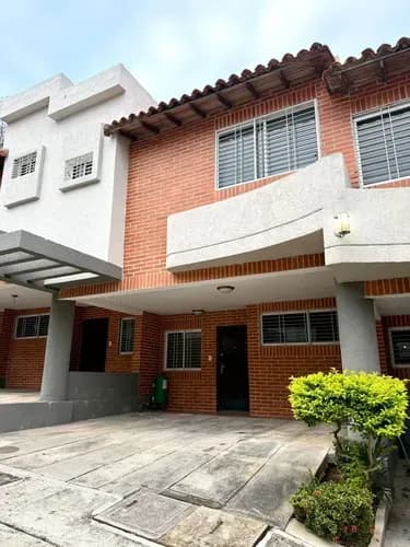 Townhouse En Venta Amoblado Res Bugambilia Mañongo Jc-lp