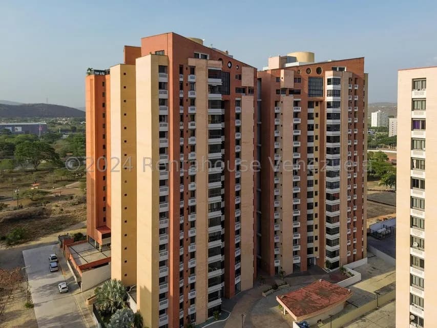 Apartamento (Multiples Niveles) en Venta en Triangulo del Este, Lara