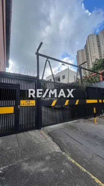 Alquiler De Anexo en el Paraíso con entrada independiente