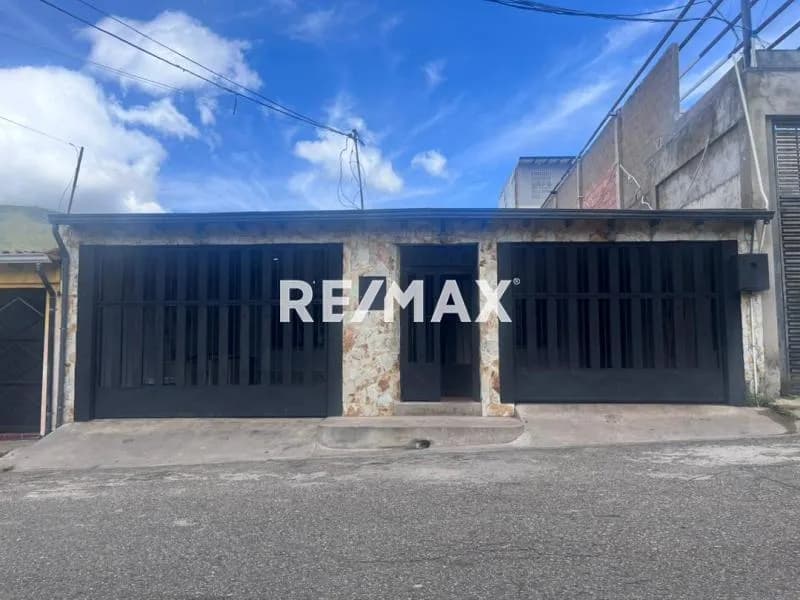 Casa. Venta. Cordero