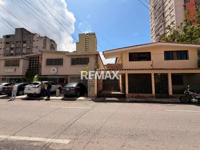 En venta!! Casa para uso comercial en Santa Elena y la av Lara! Este de Barquisimeto.
