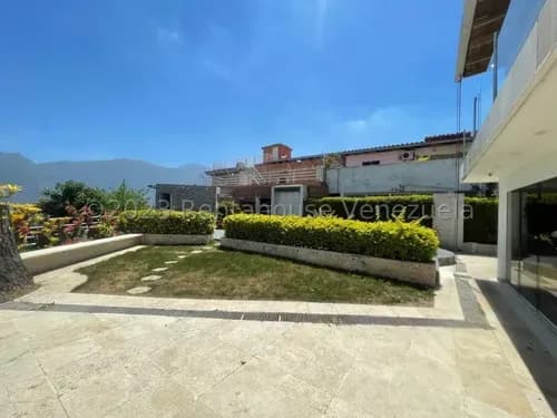 Casa En Venta Con La Mejor Vista De Caracas En Colinas De Bello Monte Yf 23-30160 Np