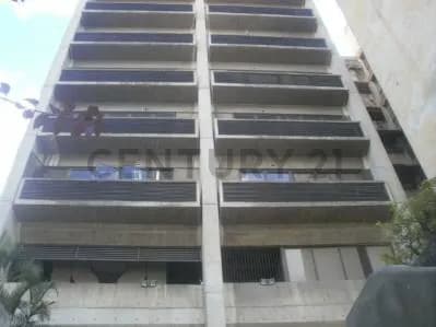 Oficina en venta en Av. Romulo Gallegos, Los Dos Caminos (frente iglesia Claret)