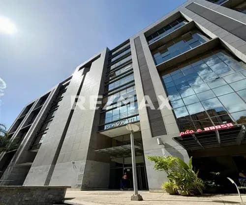 Se Alquila Oficina Comercial En Santa Paula 567mts/12pe