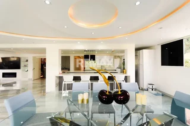 Penthouse en Colinas de Bello Monte listo para llegar en calle cerrada