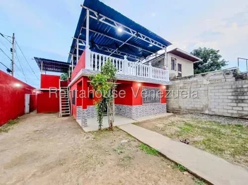 Wilderly Valero Vende Casa Dúplex Con Ubicacion Estrategica Al Oeste De Barquisimeto #26-18182