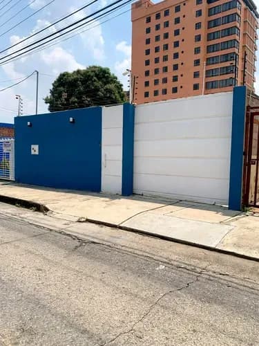 Casa Comercial Urb. La Alegría Muy Cerca De La Viña Y Av. Bolivar