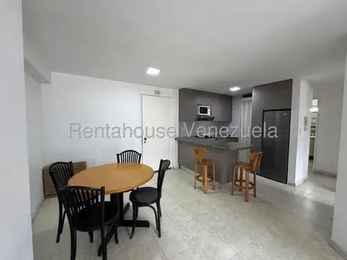 Remodelado Y Extraordinariamente Ubicado En El Centro De Tod Apartamento En Alquiler Sabana Grande 26-19333 Hgk