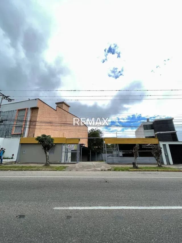 ALQUILER LOCAL COMERCIAL 40MTR