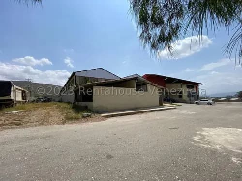 Gran Oportunidad De Inversión, Excelente Conjunto De Galpones Industriales En Venta En Zona Industrial Ii De Barquisimeto Lara Rc
