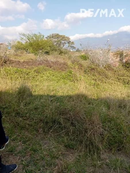 VENTA DE TERRENO En zona tranquila con excelente vista a la ciudad clima de montaña, ubicado en Caneyes en la Urbanización Villa Nueva
