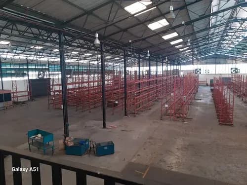 Ez Platinum Nueva Captación Platinum Inmuebles Vende Galpón Zona Industrial Quizanda(norte) Galpón Industrial De 2 Naves Área De Terreno : 5.100mtr2 Área De Construcción: 4.047 Su Distribució