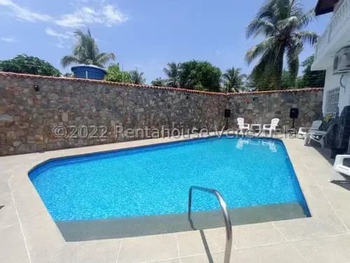 Equipada Posada En Venta Ocumare De La Costa A 2 Min. De La Playa Holder 25-15923