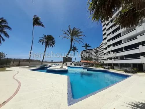 Ca Vende Comodo Apartamento Con Acceso Directo Al Mar, En La Av Bolivar Porlamar Isla De Margarita Venezuela