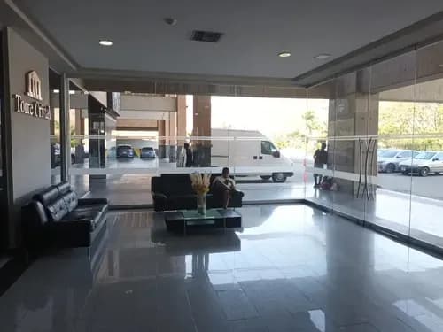 Oficina Ejecutiva En Venta 95 Metros Centro Comercial Cristal Naguanagua (ac)