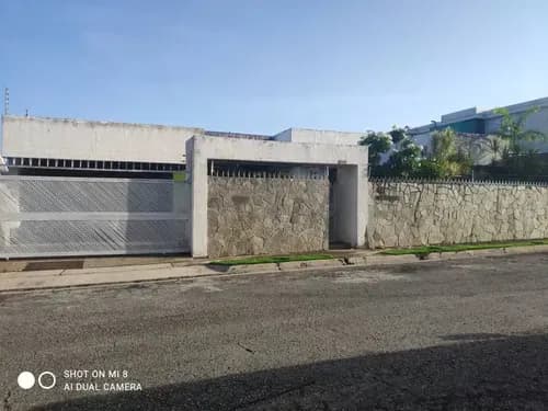 En Venta Casa De Una Planta En Altos De Guataparo