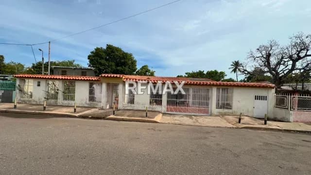 Casa en venta en urbanizacion Los Olivos