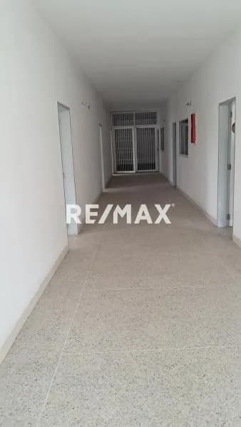 ALQUILO OFICINA 1-2 32,87 mts2 EDF SANTISIMA TRINIDAD